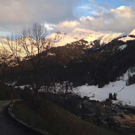 Cozy Dans 6 Pers Voiture 4 Roues Motrice A Dispo La Clusaz